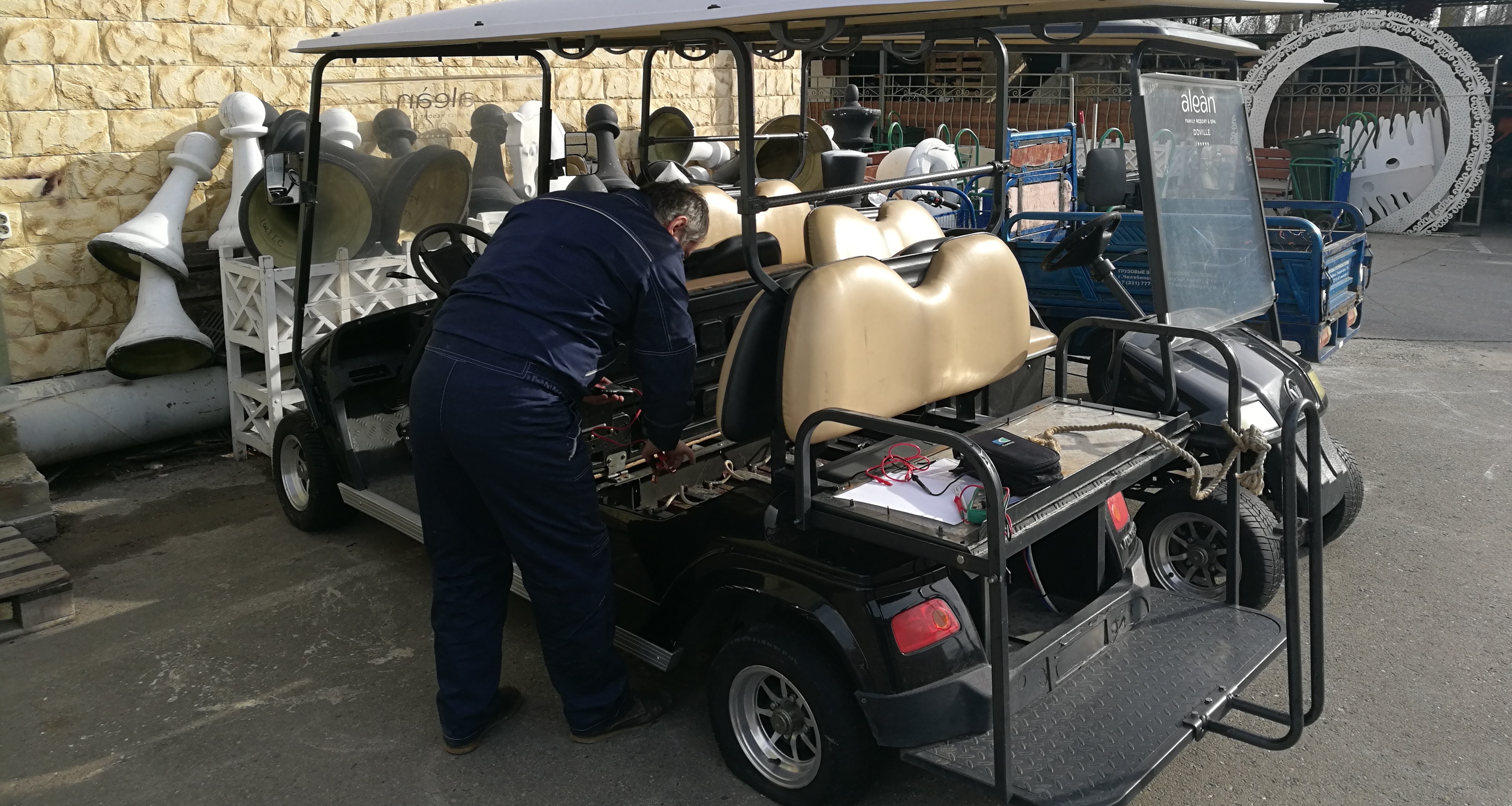 Процесс ремонта гольфкара в сервисном центре